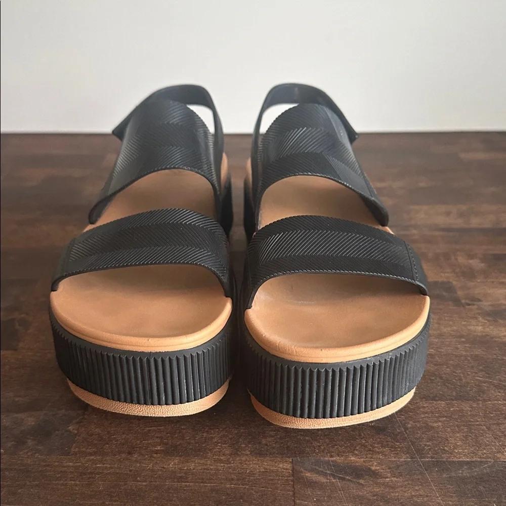 Reef water Acosta Higher Black + Tan Platform Sandals - Picture 5 of 5